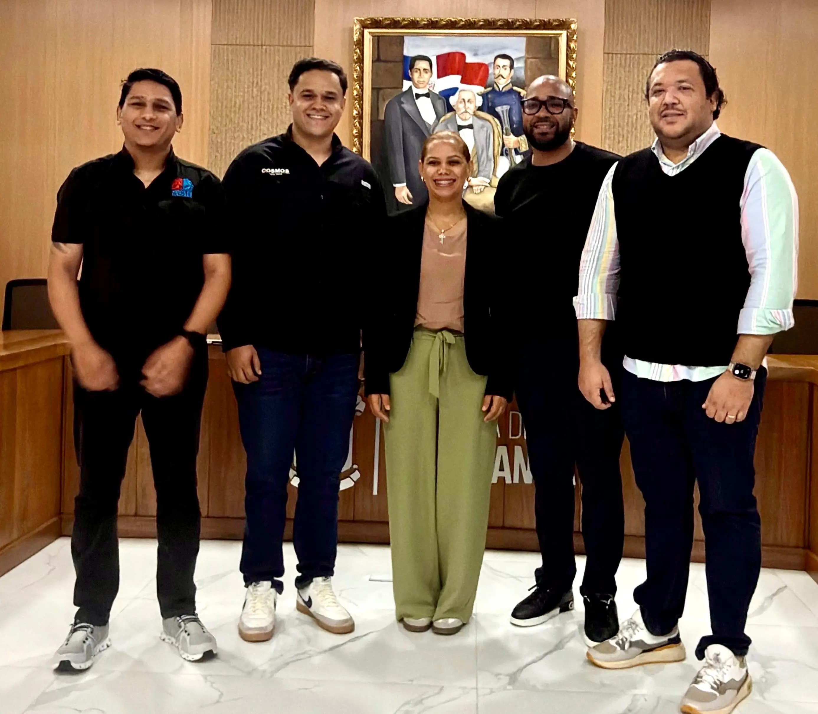 Mente de Hackers y la diputada Gabriela Abreu realizan charla sobre ciberseguridad e inteligencia artificial en Constanza