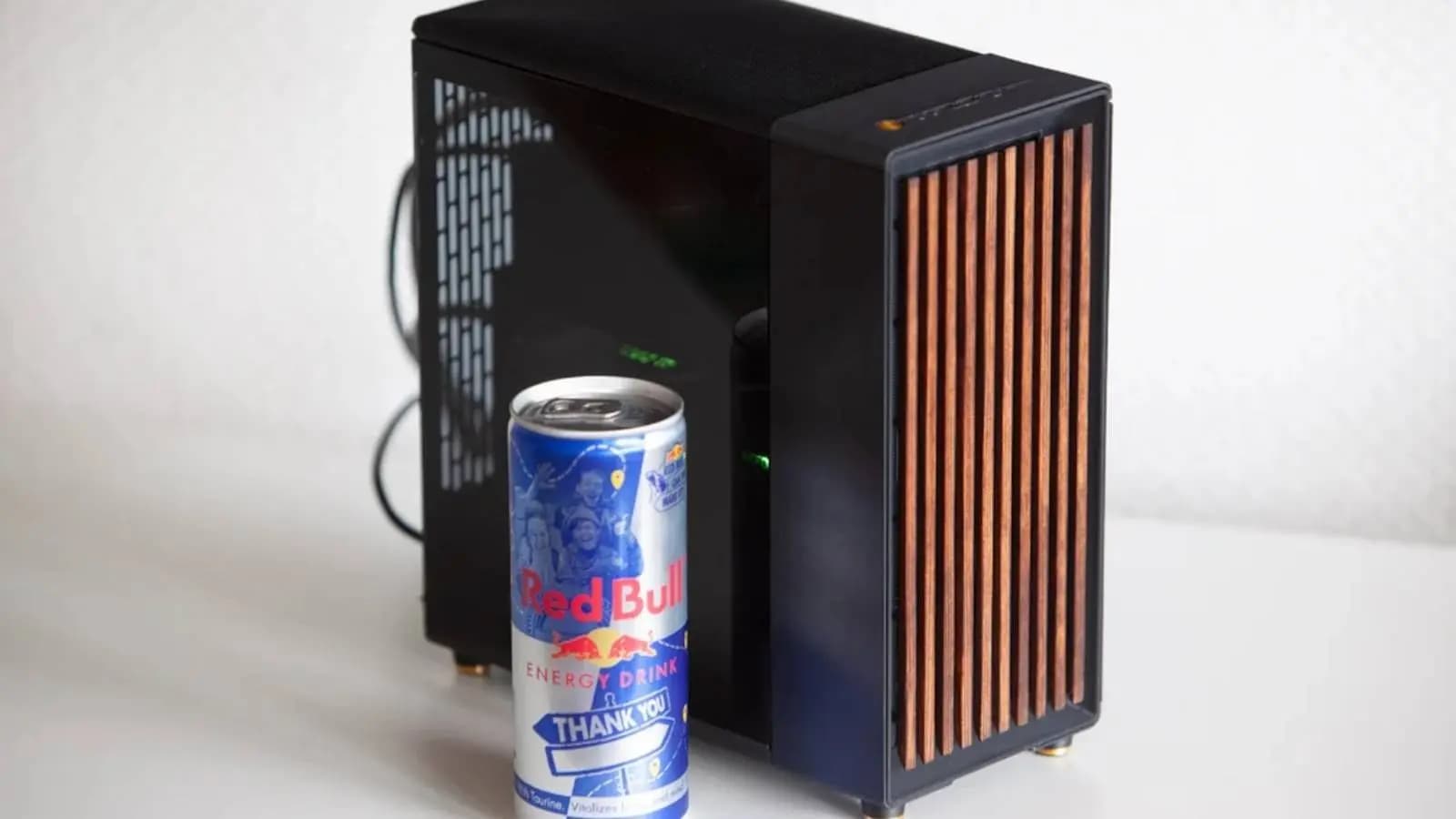 Fractal North recrea su icónica caja para Raspberry Pi 5 con madera y 3D
